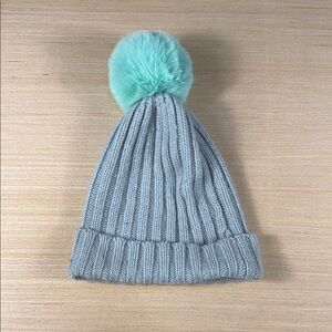 Athleta Cozy Gray Knit Beanie with Mint Pom-Pom‎